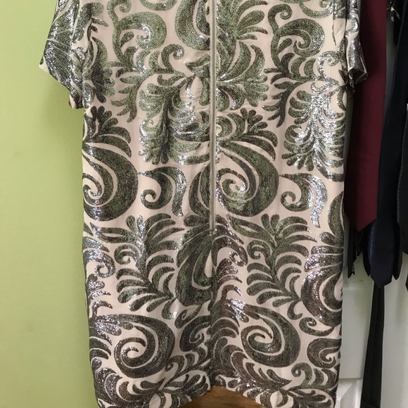 Dress - Picture 3 of 3